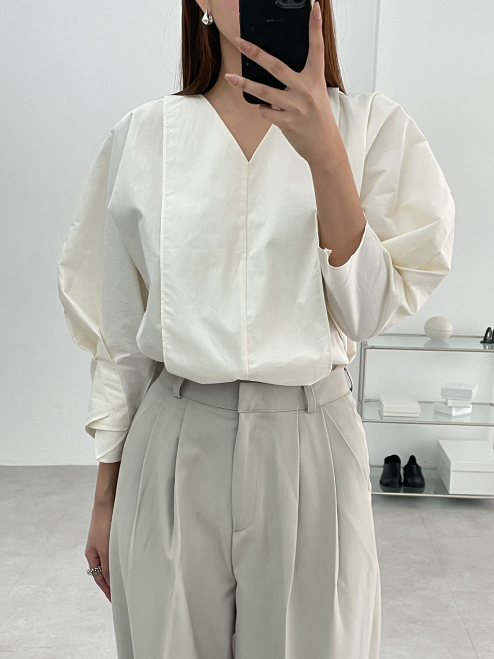 folded v-neck blouse (2color)