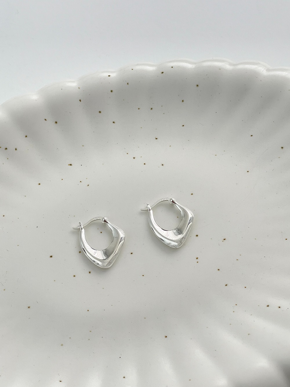 silver925) flat angle earring