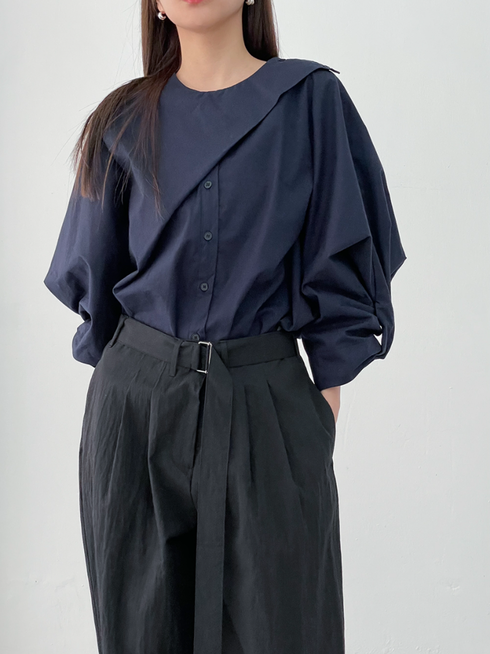 voluminous folded blouse (2color)